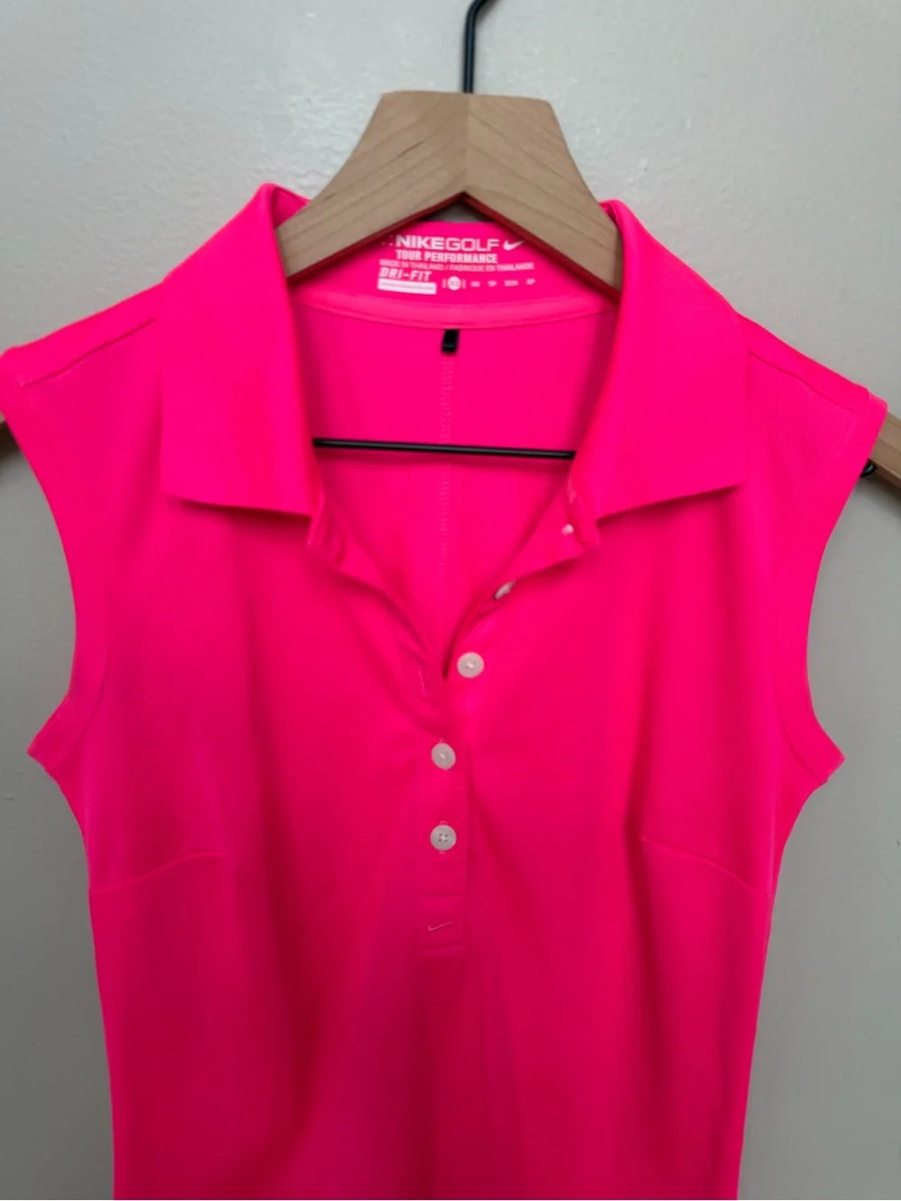 Nike Golf Tour Performance Sleeveless Golf Polo Tank Top in Bright Hot Pink XS